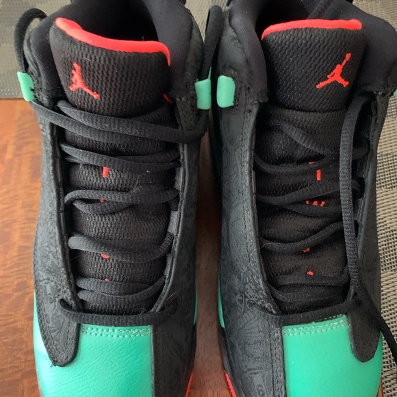 Jordan’s - Picture 1 of 2